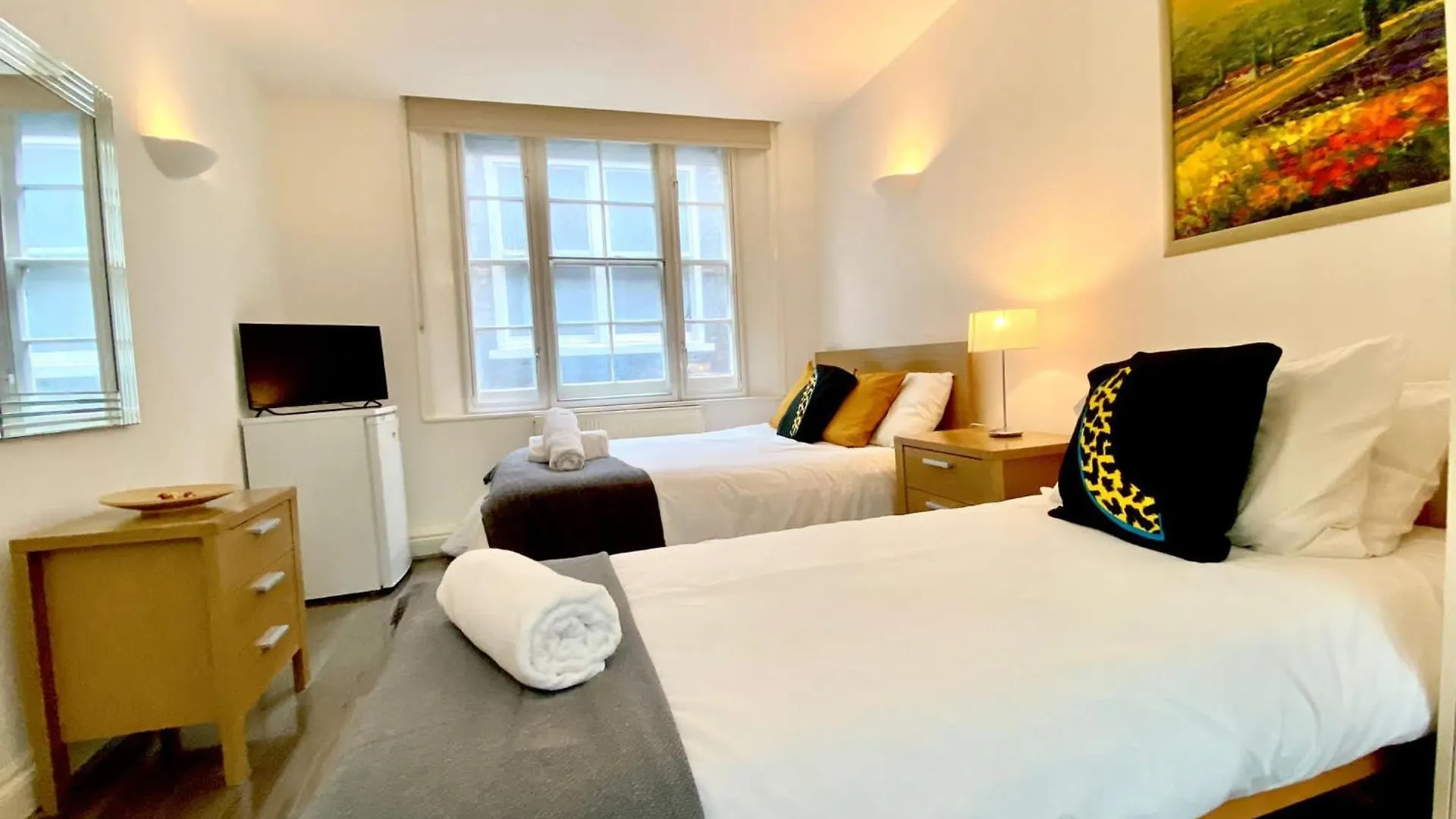 Central London 1 Bed Apt- Sleeps 3 & Pet Friendly