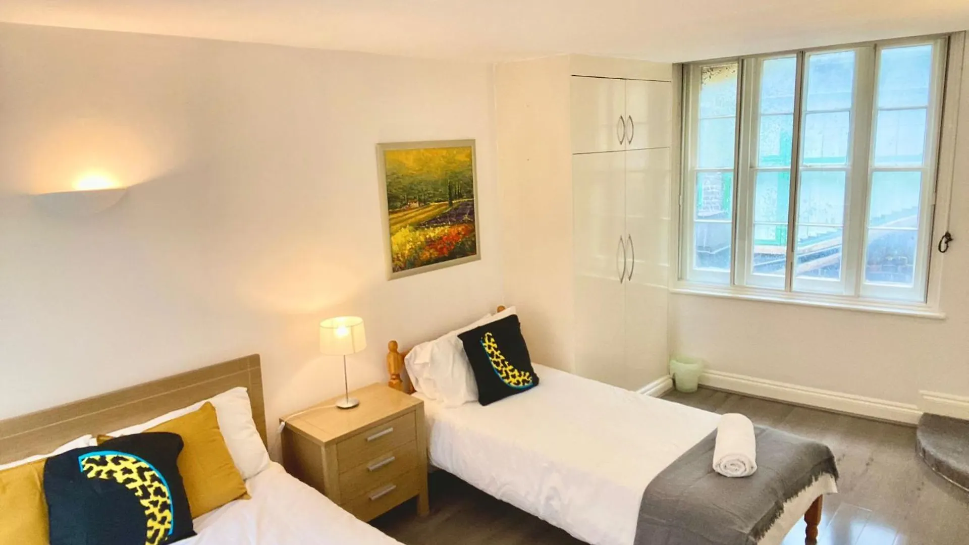 Central London 1 Bed Apt- Sleeps 3 & Pet Friendly