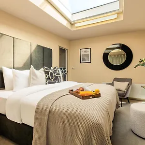 Servised On Artillery Lane Aparthotel